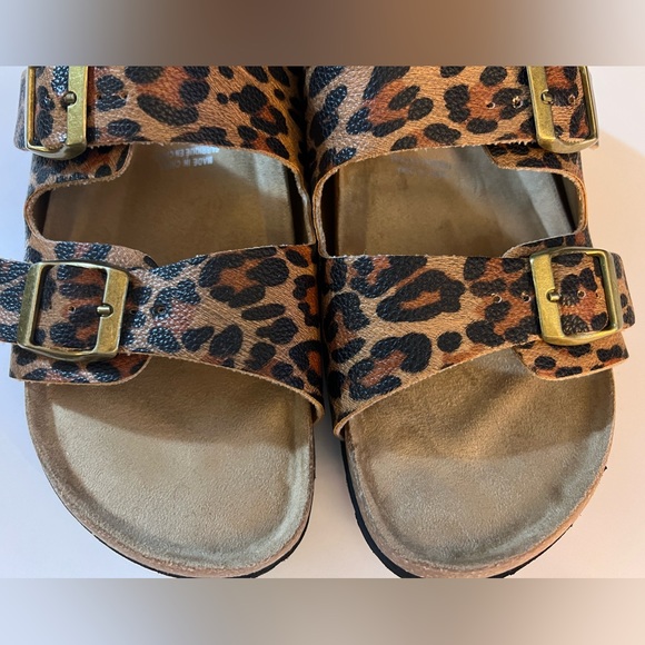 Ladies Joe Fresh cheetah sandals Size 8. Brand New Never Used - Picture 6 of 6